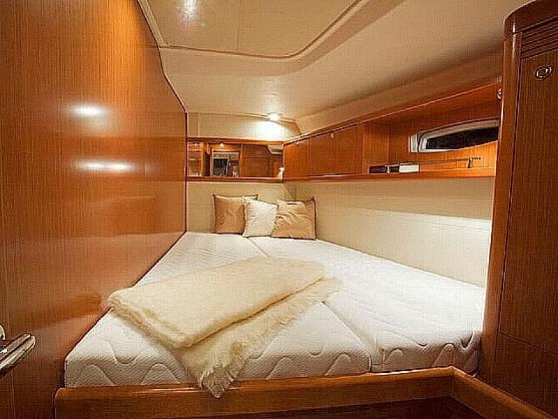 Oceanis 54