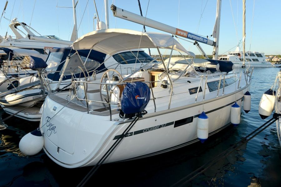 Bavaria 37  Cruiser