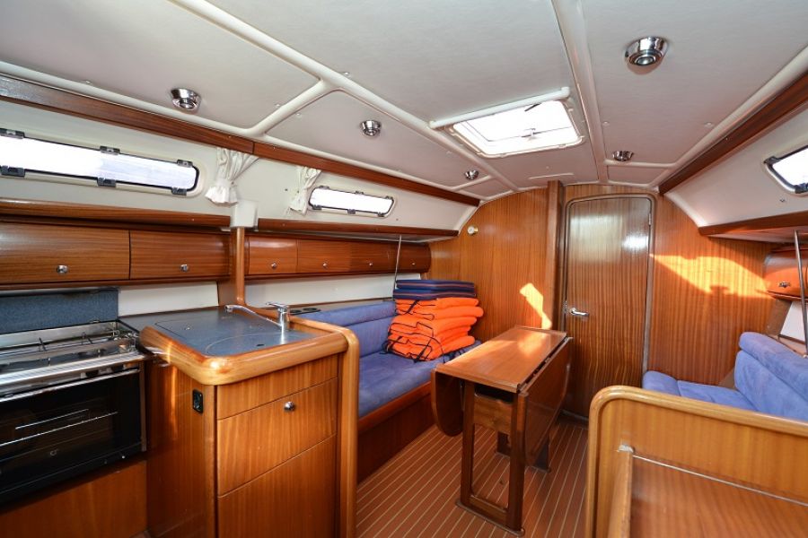 Bavaria 32 