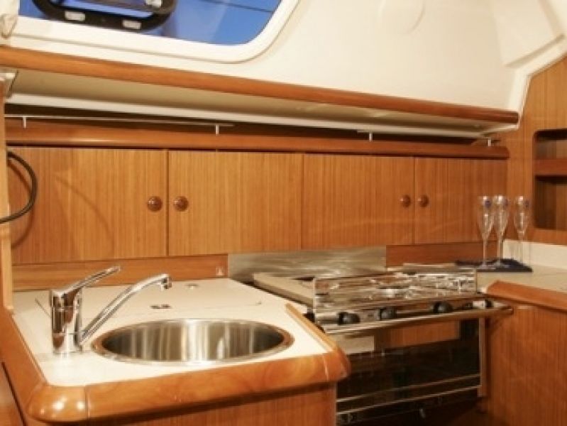 Sun Odyssey 32i