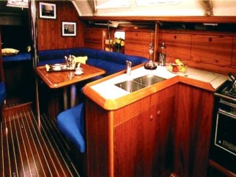 Sun Odyssey 37