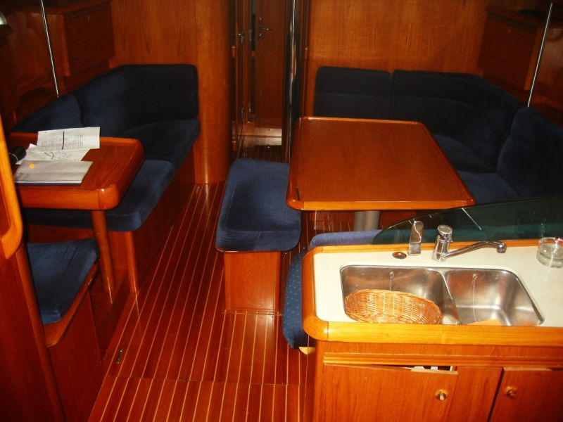 Sun Odyssey 43