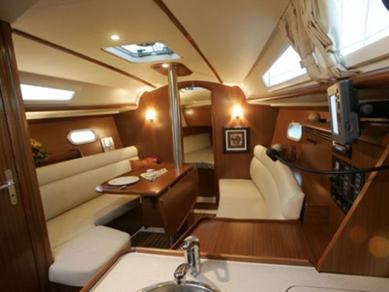 Sun Odyssey 32 i