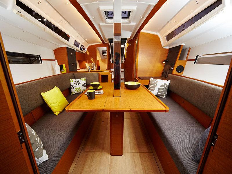 Sun Odyssey 349