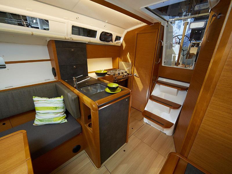 Sun Odyssey 349