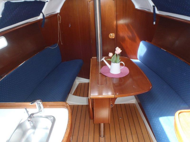 Oceanis 311