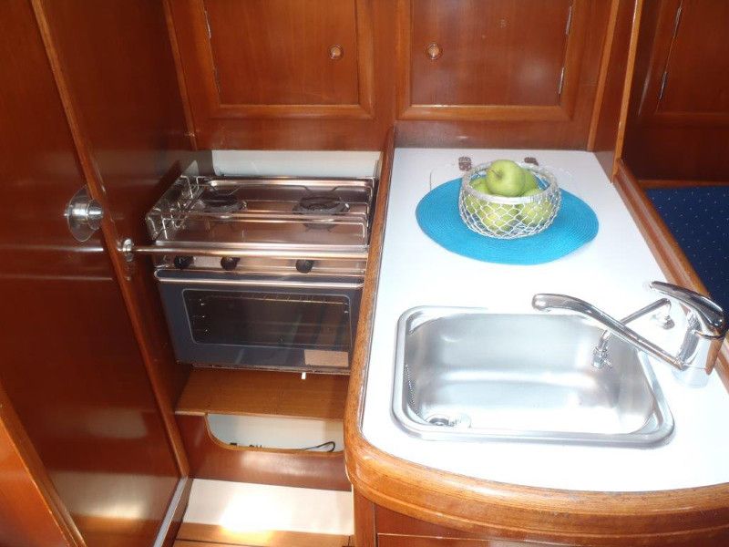 Oceanis 311