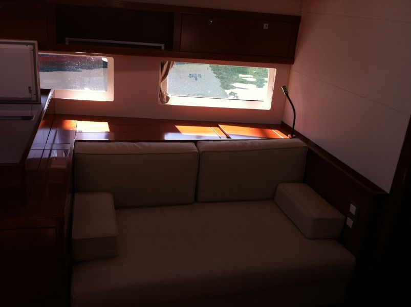 Oceanis 55