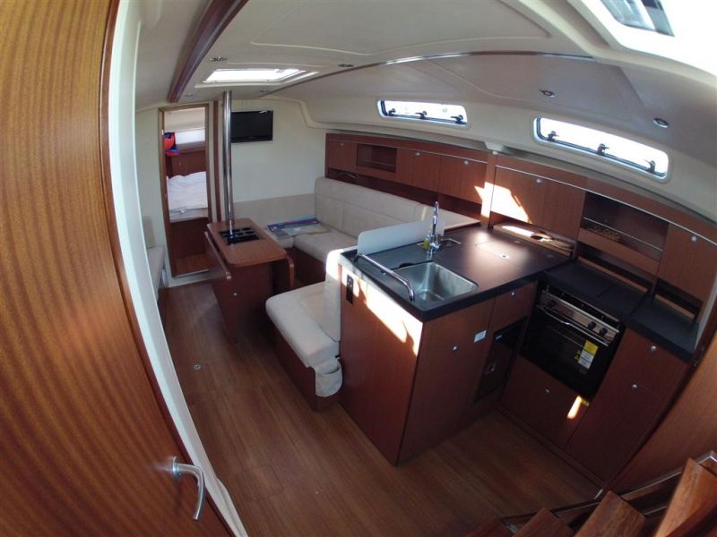 Hanse 385