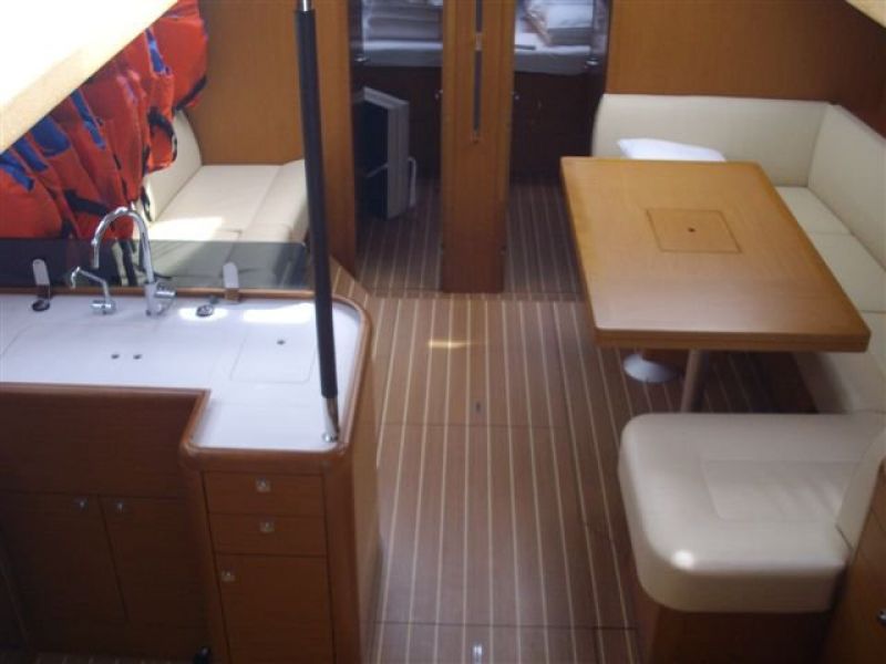 Jeanneau 53
