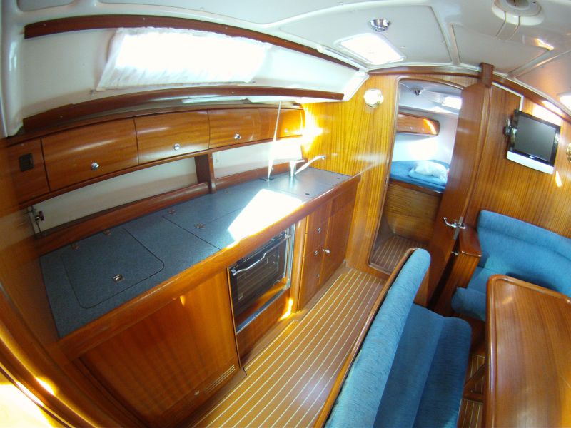 Bavaria 38