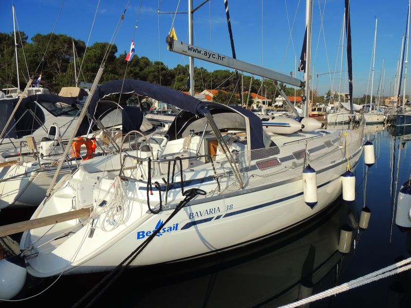 Bavaria 38