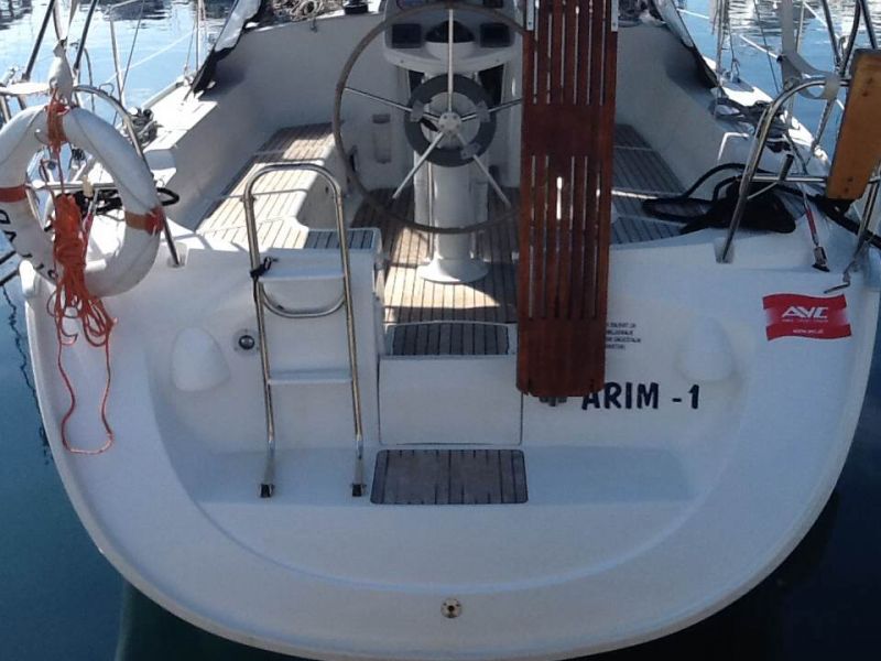 Sun Odyssey 37
