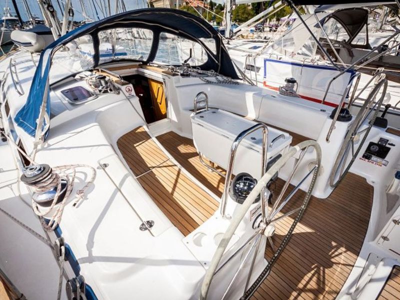 Bavaria 44