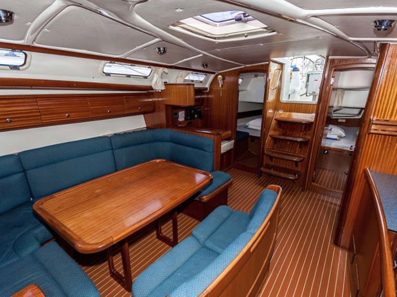 Bavaria 44