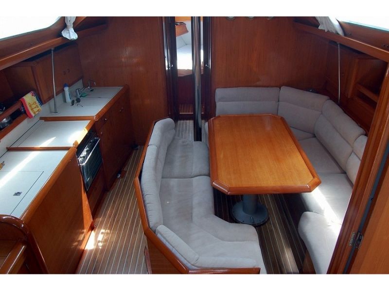 Sun Odyssey 42