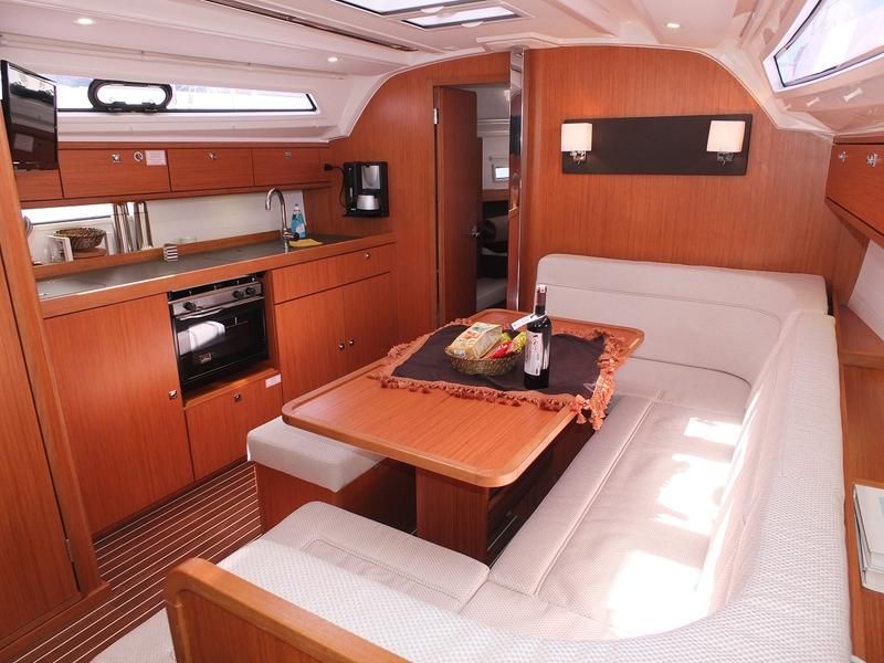 Bavaria Cruiser 41 - 3 cab