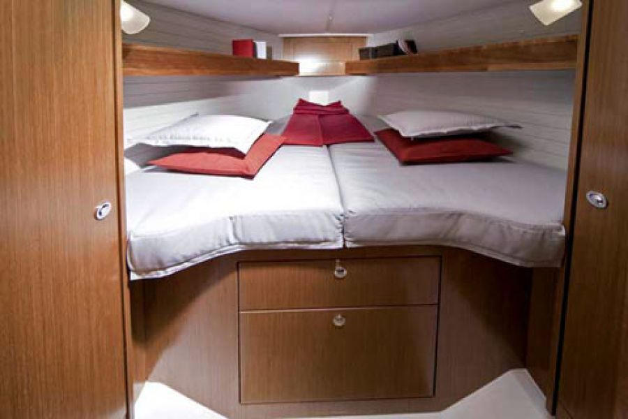 Bavaria Cruiser 32 