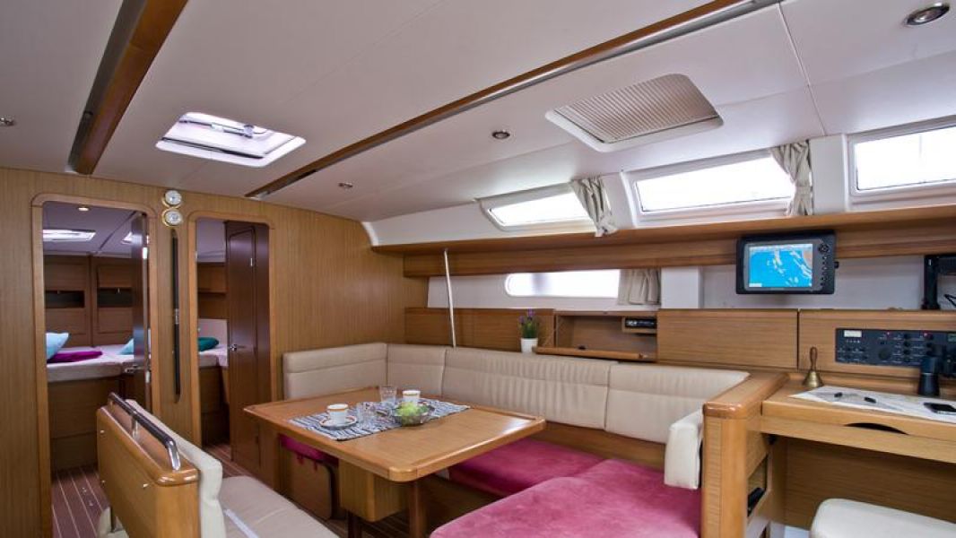 Sun Odyssey 49i
