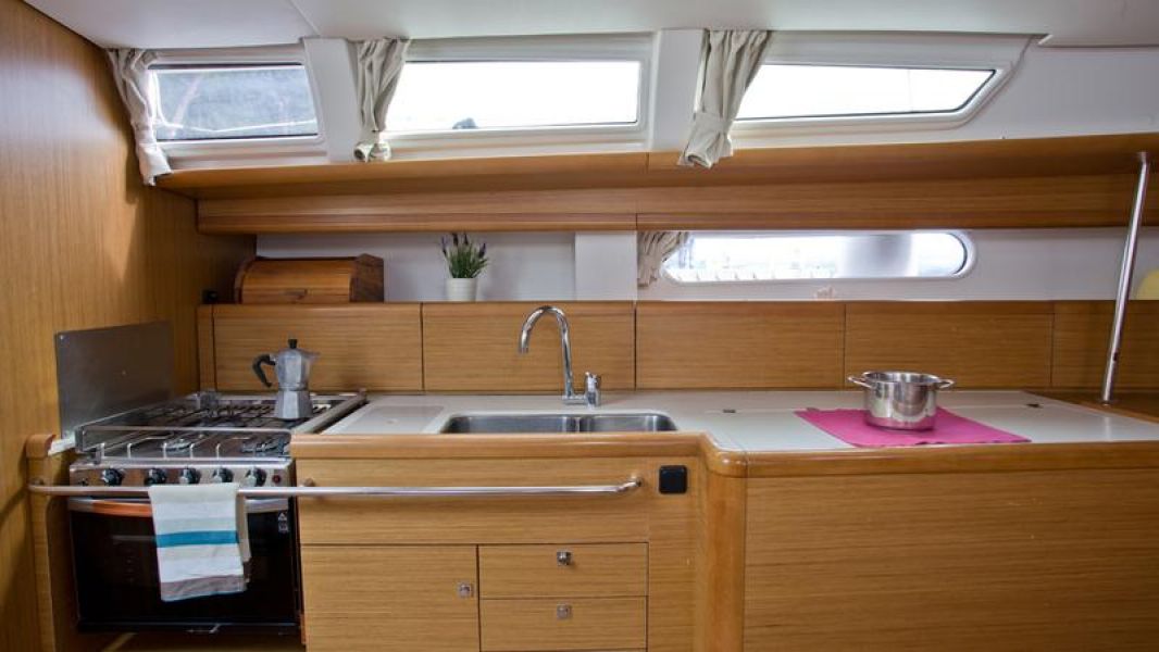 Sun Odyssey 49i