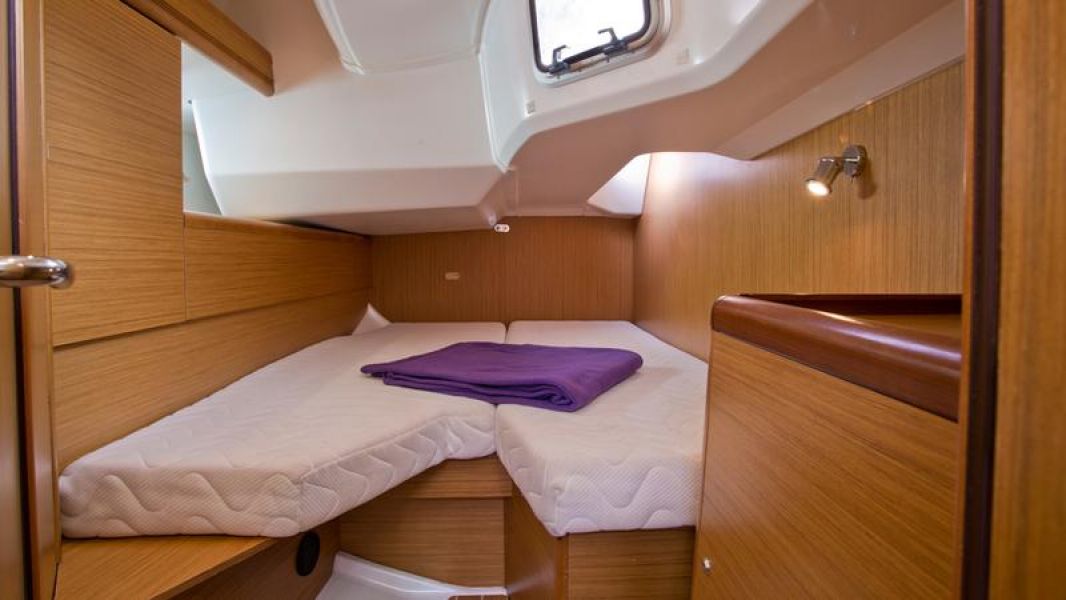 Sun Odyssey 49i