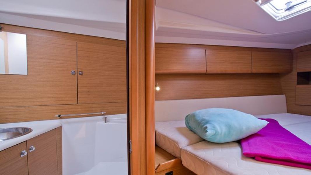 Sun Odyssey 49i