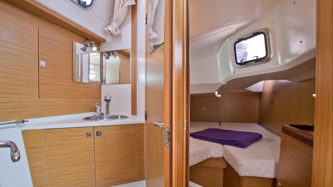 Sun Odyssey 49i