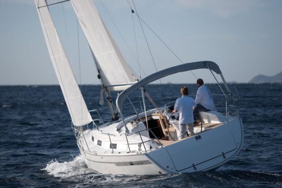 Bavaria Cruiser 32 