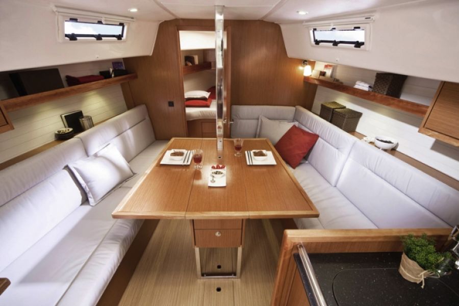 Bavaria Cruiser 32 