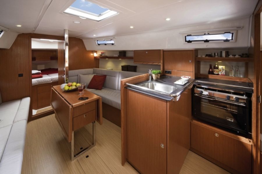 Bavaria Cruiser 32 