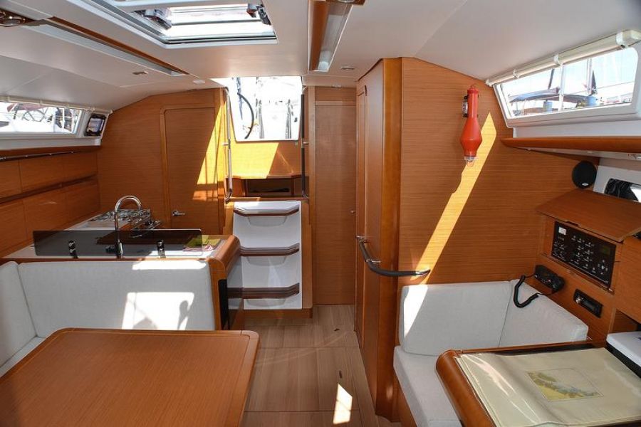 Sun Odyssey 409
