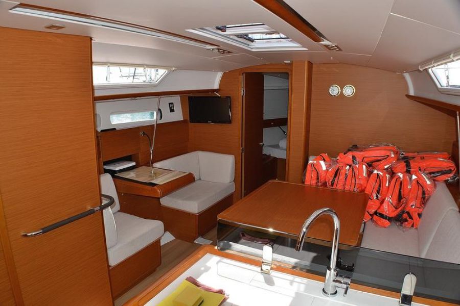 Sun Odyssey 409