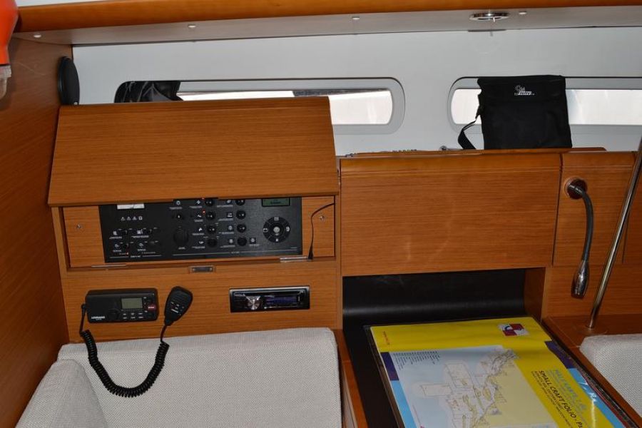 Sun Odyssey 409