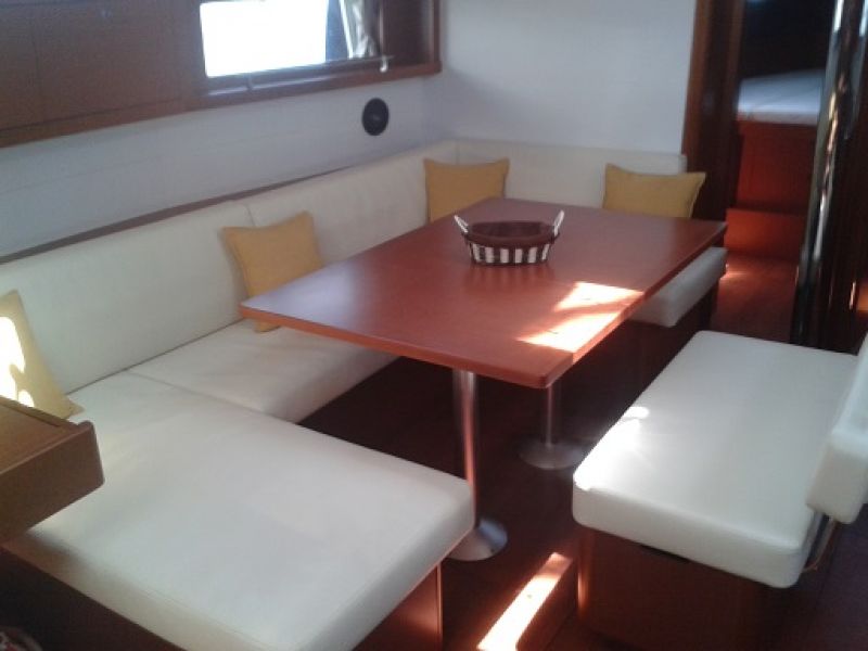 Oceanis 48