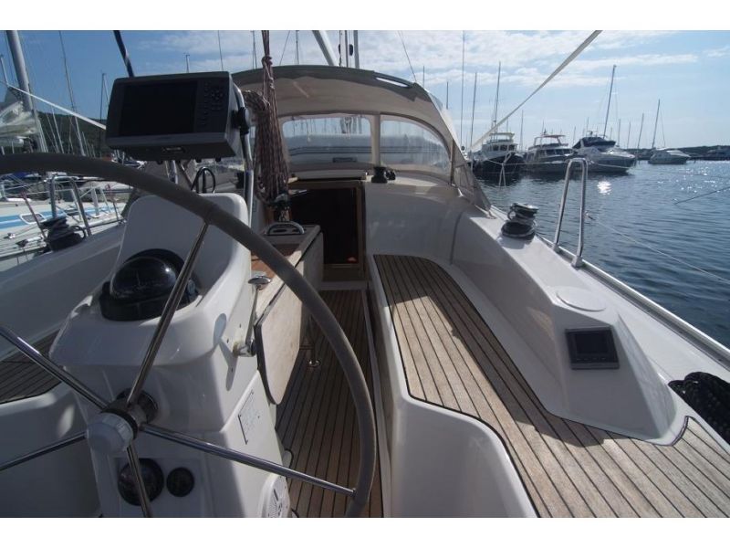 Bavaria Cruiser 33 