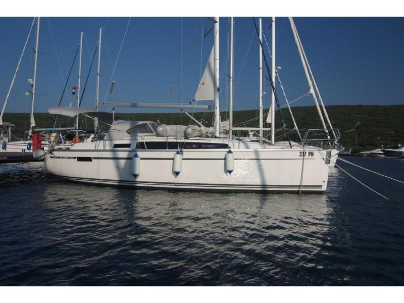 Bavaria Cruiser 33