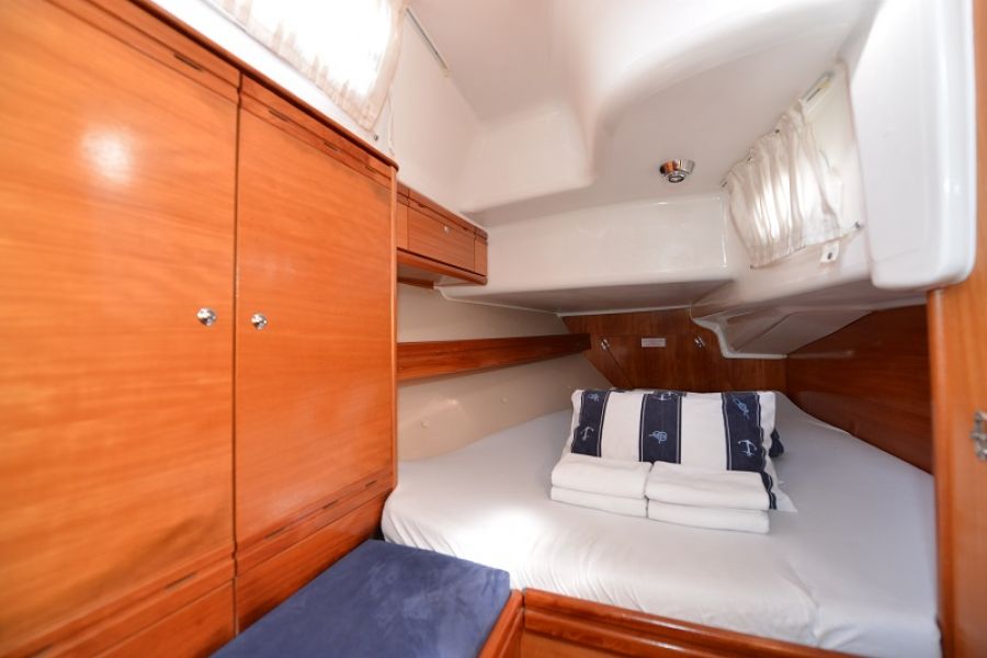 Bavaria 38 cruiser 