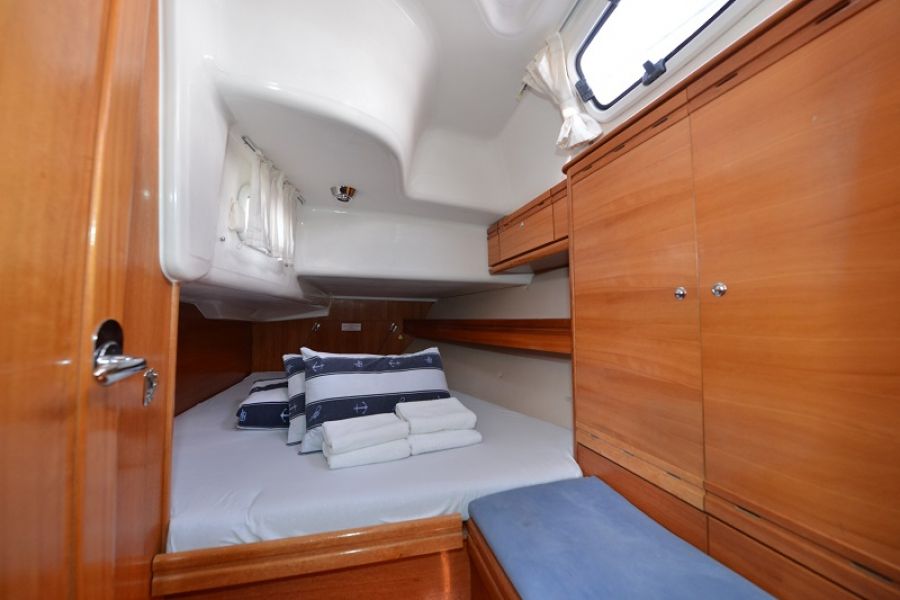 Bavaria 38 cruiser 