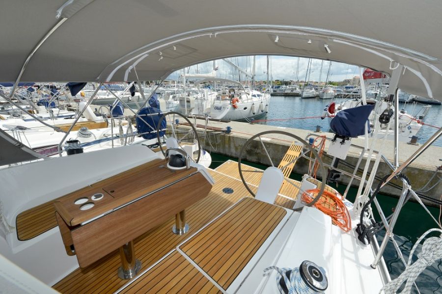 Bavaria Cruiser 37