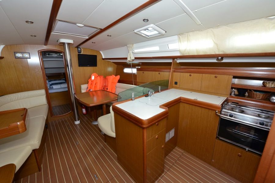 Sun Odyssey 42i 