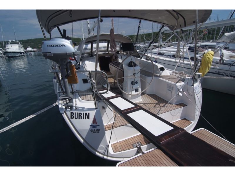 Bavaria Cruiser 33 