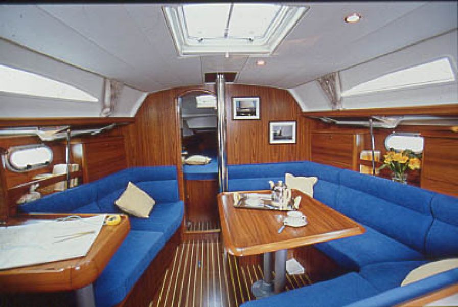 Sun Odyssey 37