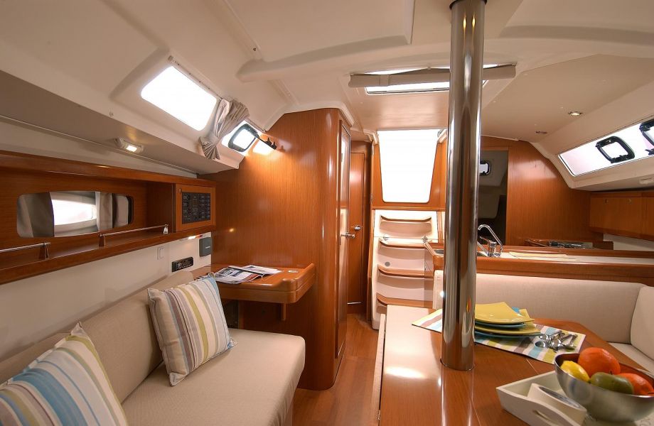 OCEANIS 34