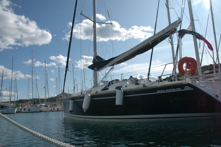 Salona 40(2)