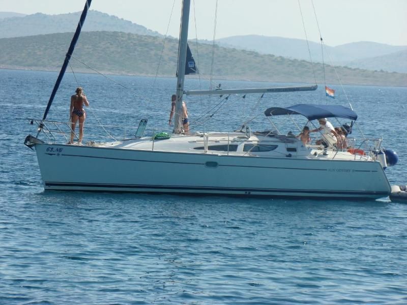 Sun Odyssey 35