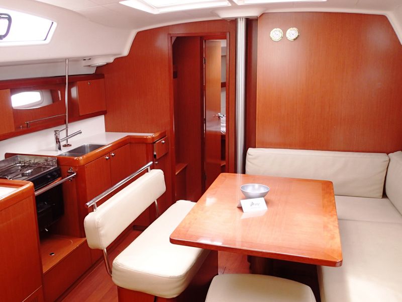 Oceanis 43