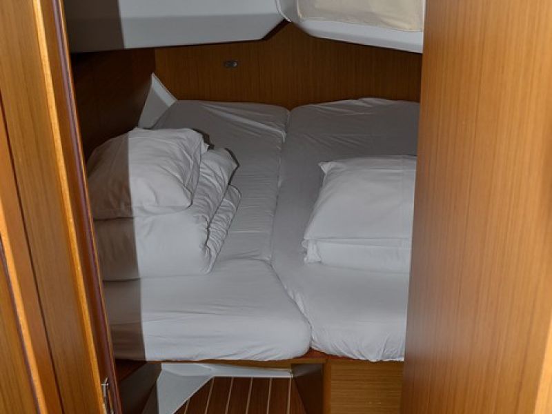 Sun Odyssey 44i