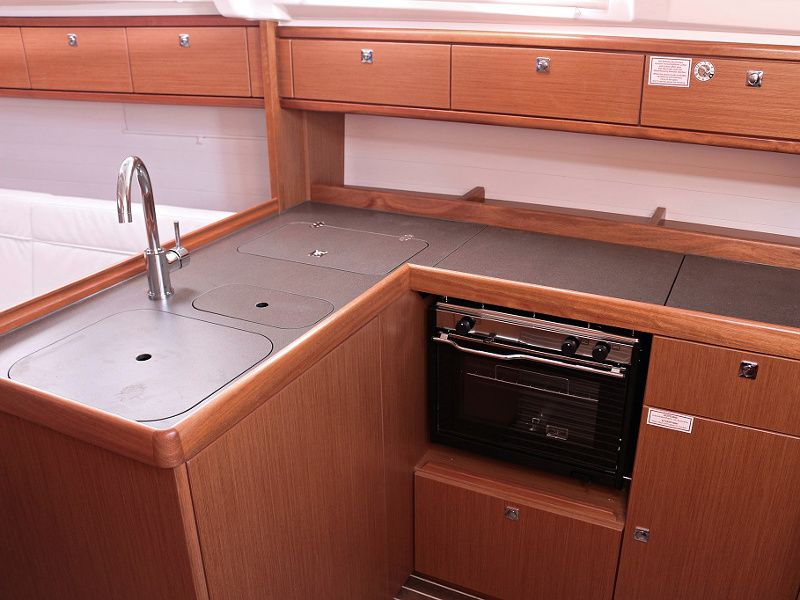 BAVARIA C 37 BT