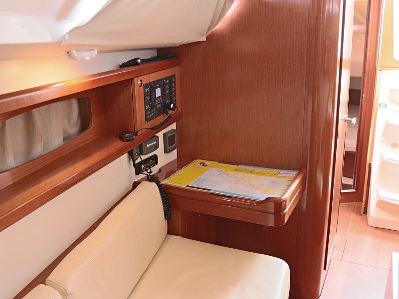 OCEANIS 34