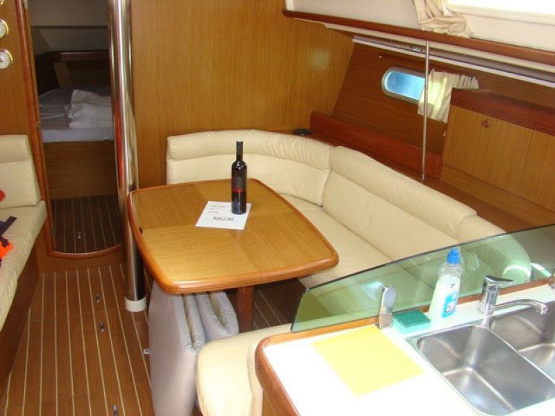 Sun Odyssey 42i